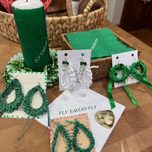 Fly Eagles Fly hand crafted earrings - Picture 6 of 13